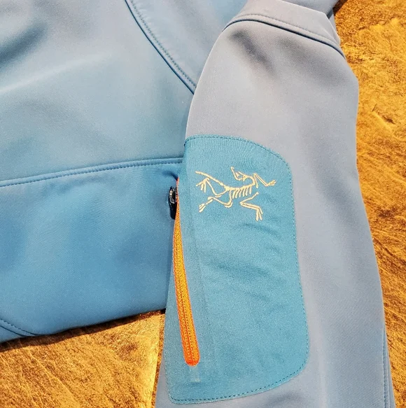 Arc'teryx Women's Vintage Blue Ski Jacket - Picture 12 of 16